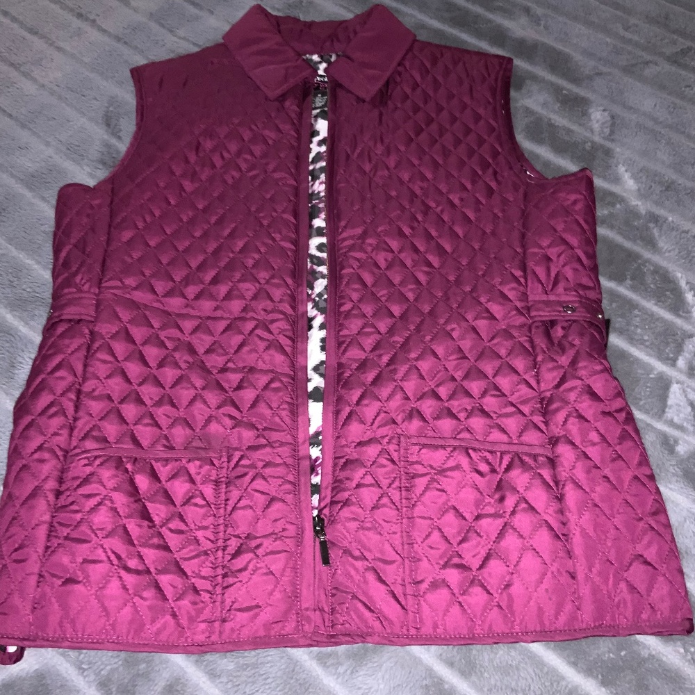 PECK & PECK | MEDIUM | ZIPPER VEST | BURGUNDY AND LEOPARD |